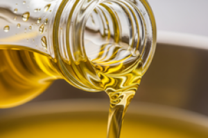 Dầu ăn trong chăn nuôi là gì, gây hại ra sao khi dùng chế biến thực phẩm?